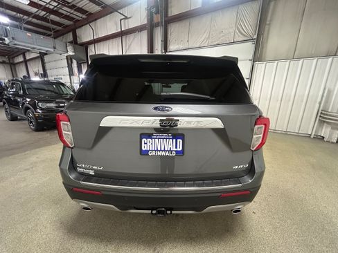 Used 2023 Ford Explorer Limited AWD/4WD image 28