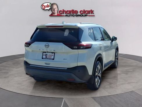 Used 2022 Nissan Rogue SV w/ SV Premium Package FWD image 6