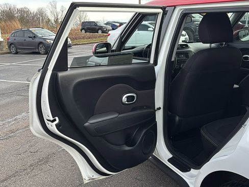 Used 2016 Kia Soul + w/ Designer's Package image 28