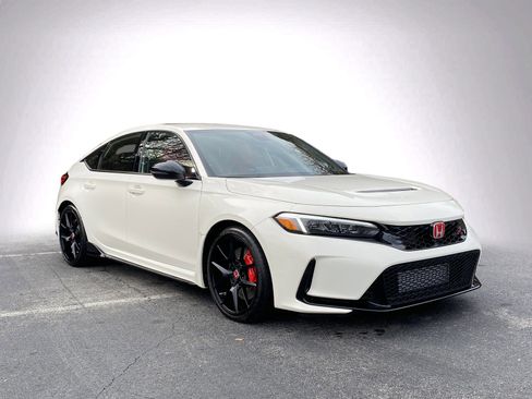 Used 2024 Honda Civic Type R image 2