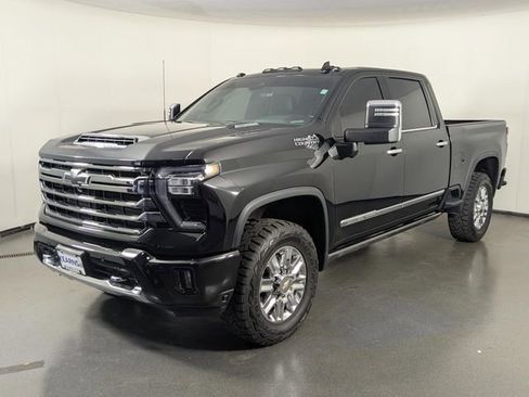 Used 2024 Chevrolet Silverado 2500 High Country w/ High Country Premium Package image 4