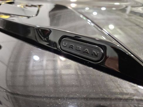 Used 2024 Land Rover Defender 110 V8 image 19