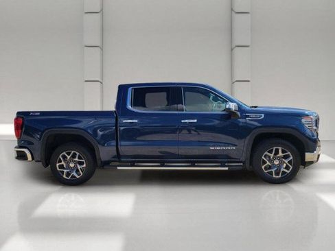 Used 2023 GMC Sierra 1500 SLT w/ SLT Premium Package AWD/4WD image 4