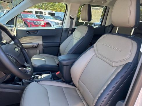 New 2025 Ford Maverick Lariat image 10