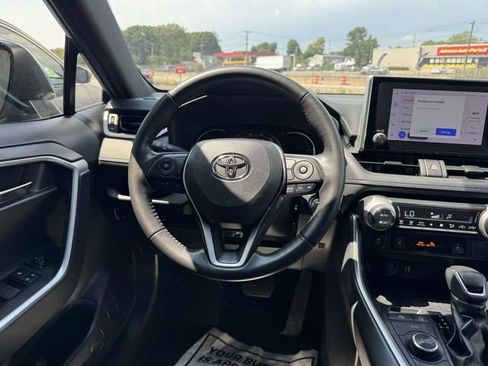 Used 2023 Toyota RAV4 SE w/ SE Grade Weather Package AWD/4WD image 10