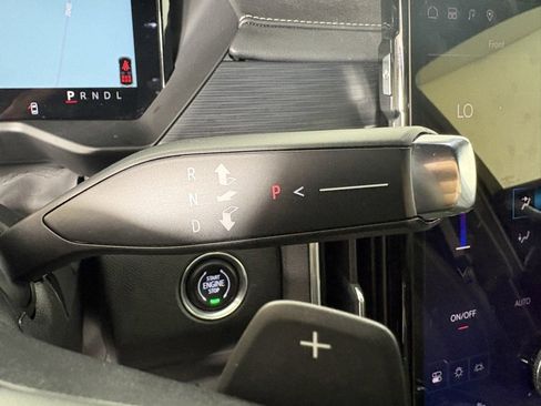 Used 2025 GMC Acadia Elevation image 26