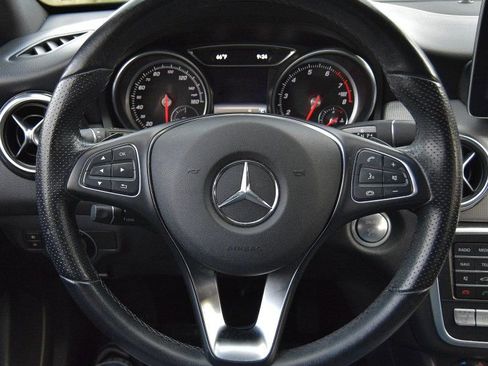 Used 2020 Mercedes-Benz GLA 250 4MATIC image 13