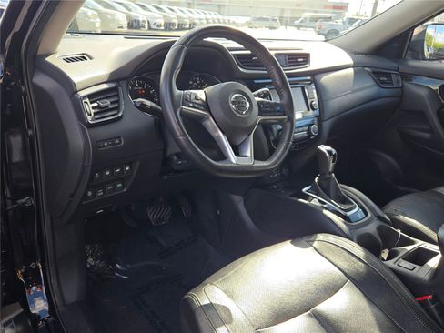 Used 2020 Nissan Rogue SL w/ Premium Package image 25
