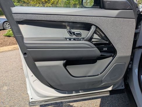Used 2025 Land Rover Range Rover Sport AWD/4WD image 25