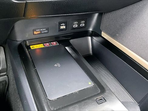 Used 2025 Toyota Camry LE FWD image 33