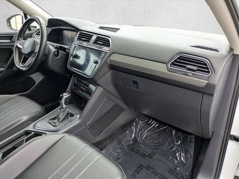 Used 2022 Volkswagen Tiguan SE FWD image 22