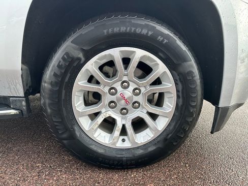 Used 2018 GMC Yukon XL SLT w/ Open Road Package AWD/4WD image 40