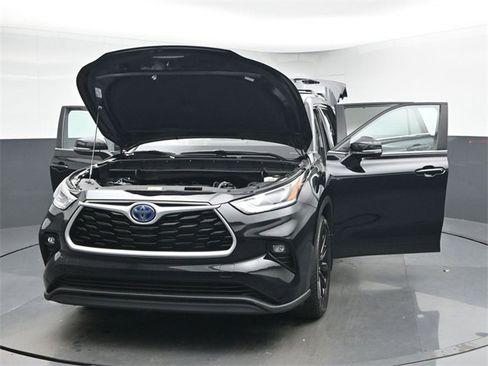 Used 2023 Toyota Highlander Bronze Edition image 51