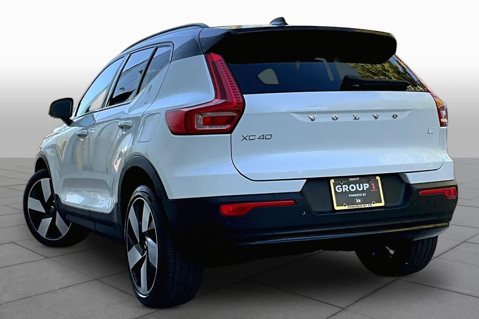 Used 2023 Volvo XC40 Recharge Core AWD/4WD image 11