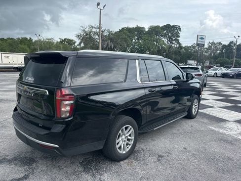 Used 2023 Chevrolet Suburban LT RWD image 5