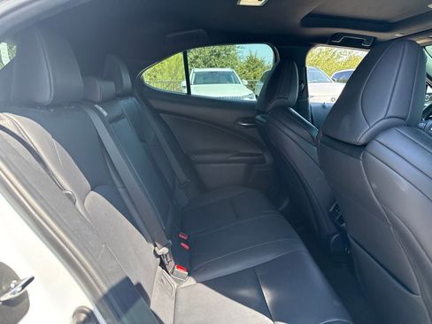 Used 2019 Lexus UX 200 F Sport w/ F Sport Premium Package FWD image 12