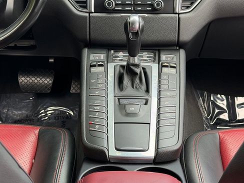 Used 2018 Porsche Macan Sport Edition AWD/4WD image 49