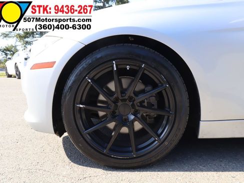 Used 2015 BMW 320i Sedan RWD image 23