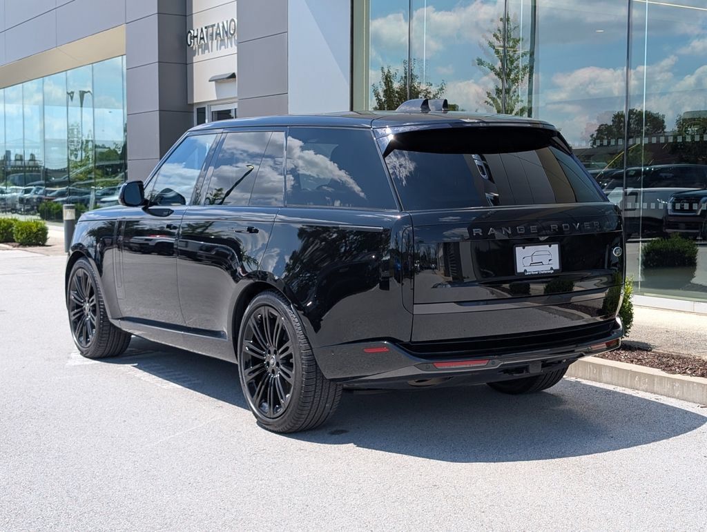 Used 2023 Land Rover Range Rover SE AWD/4WD image 3