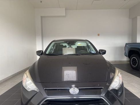 Used 2017 Toyota Yaris iA image 4