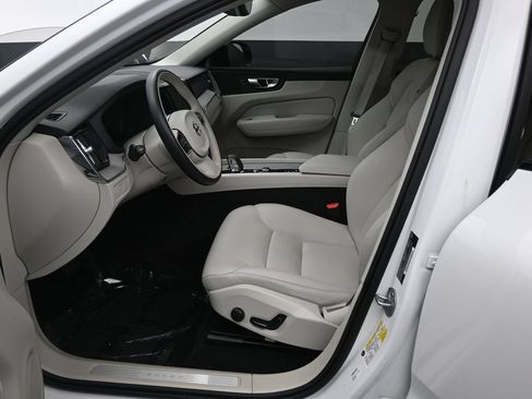 Used 2024 Volvo XC60 B5 Plus w/ Protection Package Premier AWD/4WD image 15