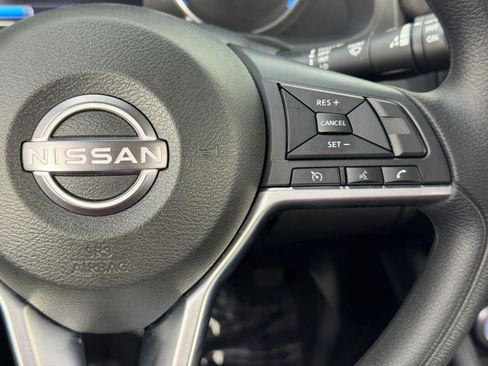 Used 2025 Nissan Leaf S image 20