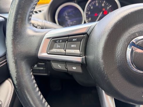 Used 2021 MAZDA MX-5 Miata Club image 16
