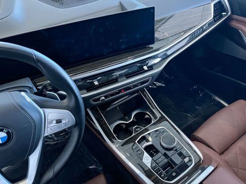 Used 2024 BMW X7 xDrive40i image 24