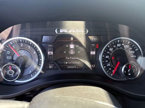 Used 2024 RAM 1500 Laramie AWD/4WD image 16