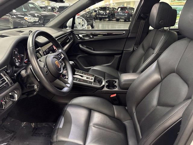 Used 2024 Porsche Macan AWD/4WD image 15