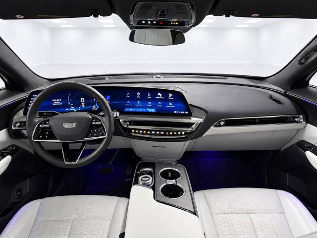 Used 2024 Cadillac Lyriq Luxury AWD/4WD image 22