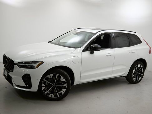 New 2026 Volvo XC60 T8 Plus w/ Climate Package image 3