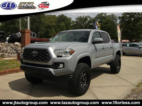 Used 2020 Toyota Tacoma SR5 RWD image 3