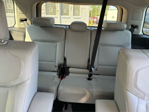Used 2025 Ford Expedition Platinum w/ Driver's Package AWD/4WD image 13