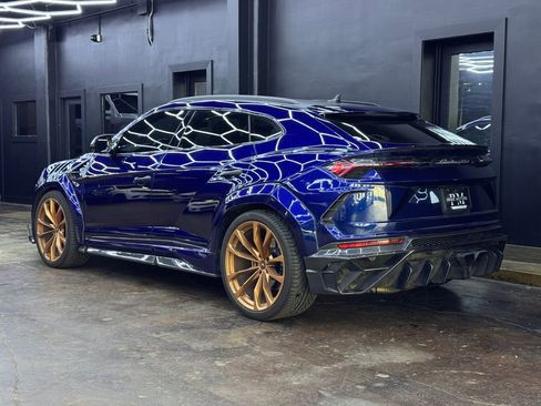 Used 2022 Lamborghini Urus AWD/4WD image 7