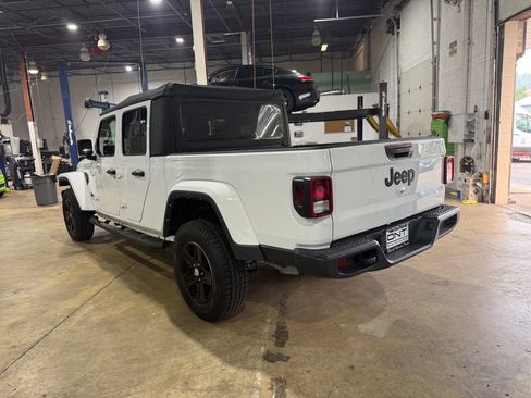 Used 2022 Jeep Gladiator Sport AWD/4WD image 6