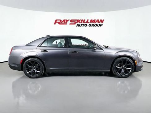 Used 2022 Chrysler 300 S image 8