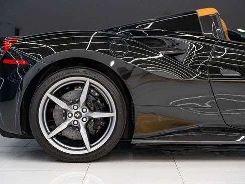 Used 2018 Ferrari 488 Spider RWD image 9