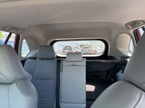 Used 2022 Toyota RAV4 XLE Premium image 12