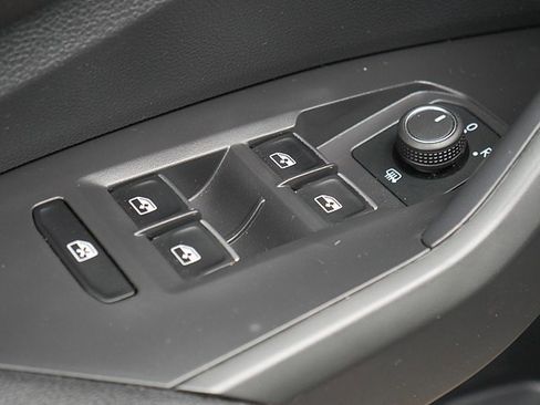 Used 2024 Volkswagen Jetta Sport image 24