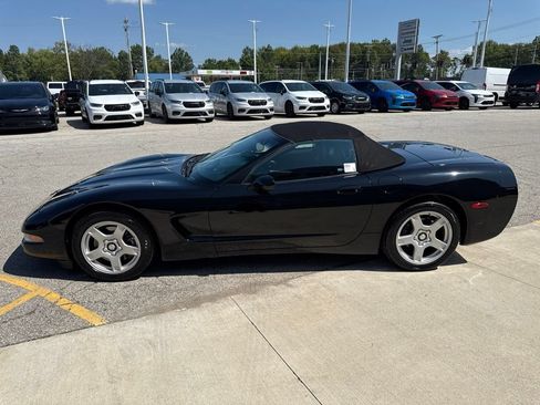 Used 1999 Chevrolet Corvette Convertible w/ Memory Pkg RWD image 10