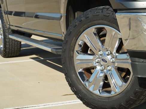 Used 2018 Ford F150 XLT w/ Equipment Group 302A Luxury image 3