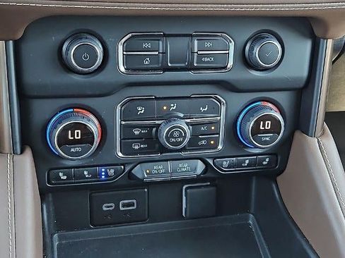 Used 2023 Chevrolet Tahoe High Country AWD/4WD image 29
