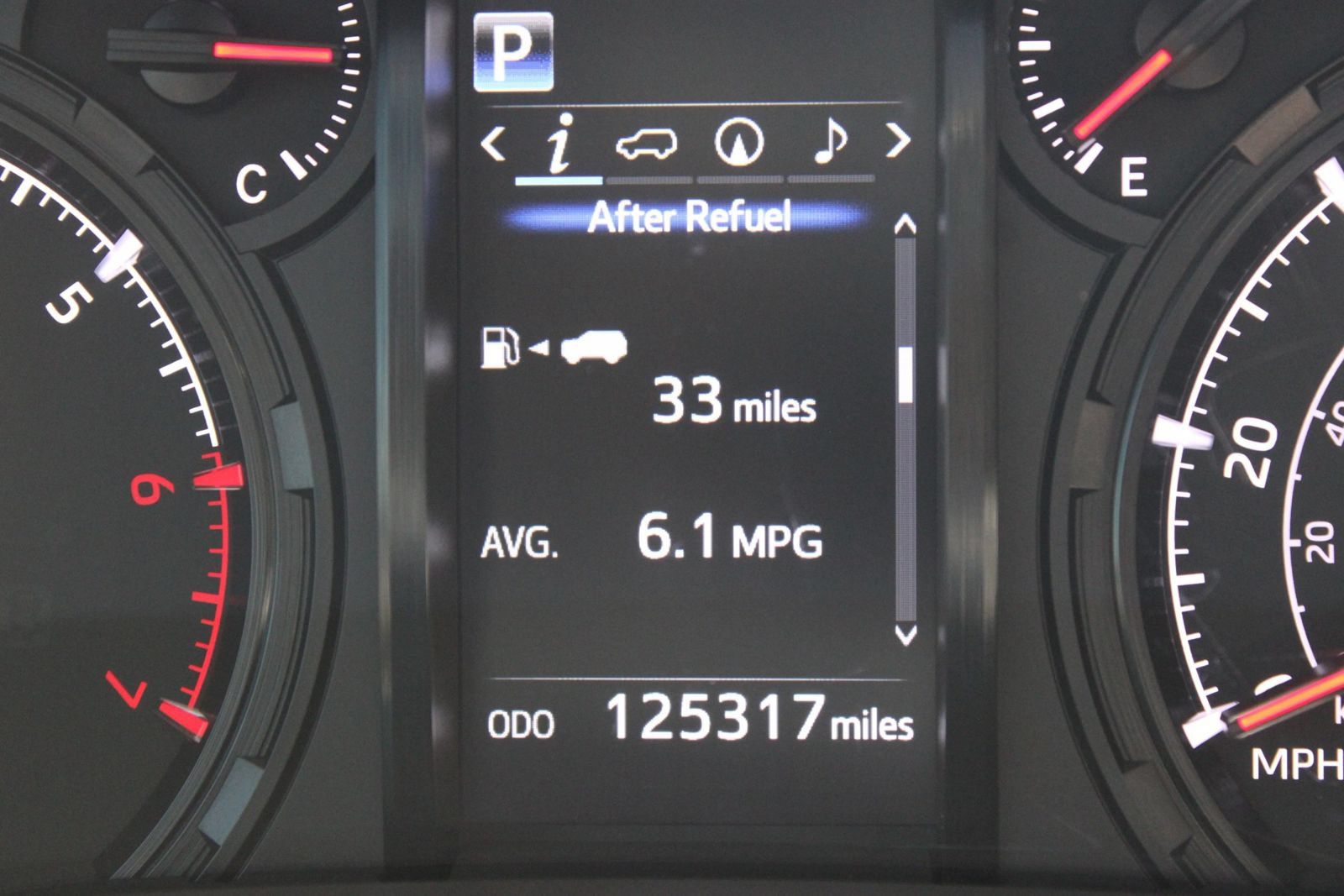 Used 2020 Toyota 4Runner SR5 Premium w/ Moonroof Package RWD image 28