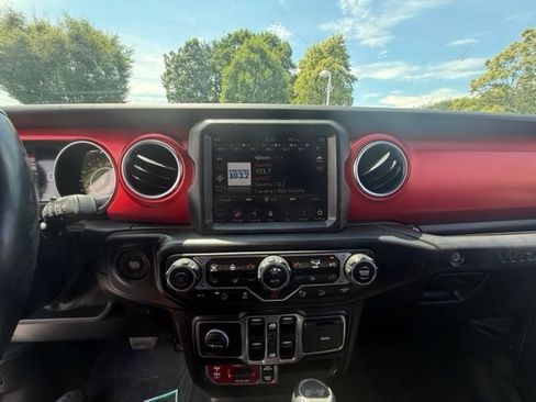 Used 2021 Jeep Wrangler Unlimited Rubicon AWD/4WD image 12