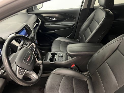 Used 2024 GMC Terrain SLT image 25