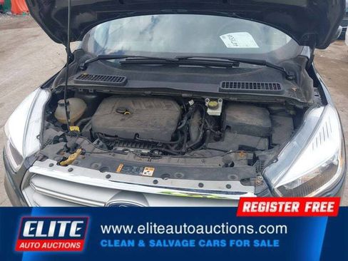 Used 2018 Ford Escape SE image 19