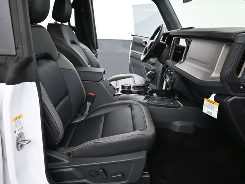 New 2025 Ford Bronco Outer Banks image 27