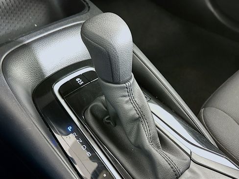 Used 2025 Toyota Corolla LE image 25