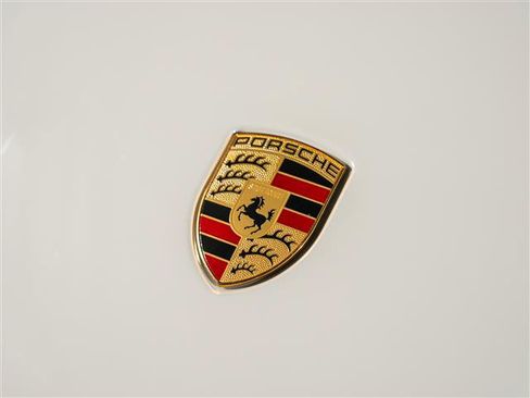 Certified 2024 Porsche Macan AWD/4WD image 13